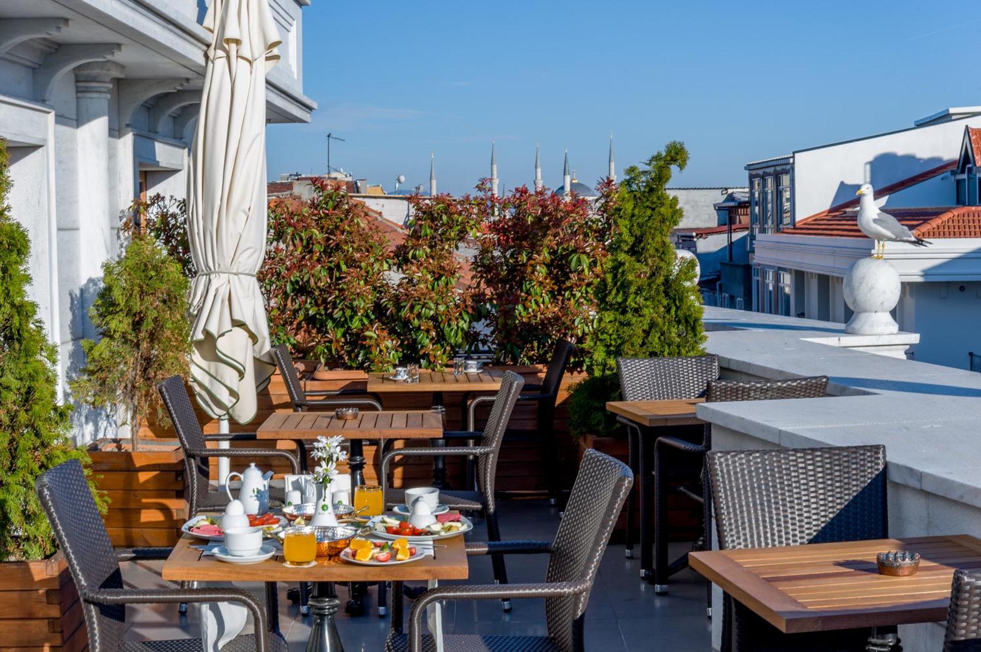 Bizim Hotel Istanboel Buitenkant foto