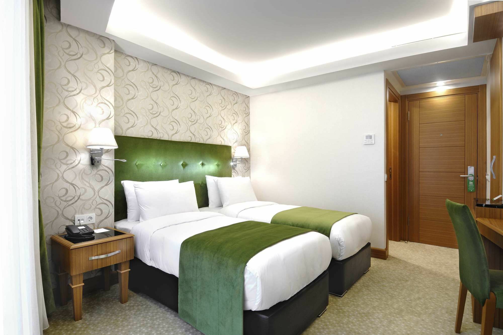 Bizim Hotel Istanboel Buitenkant foto
