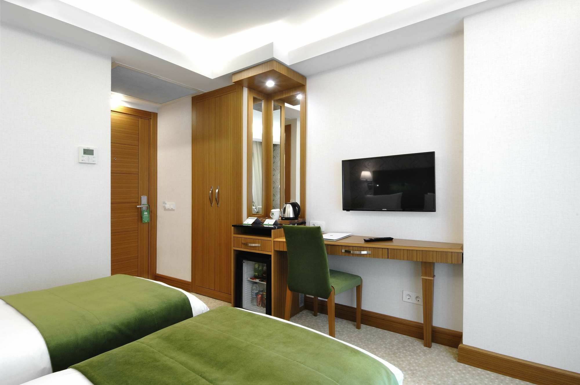 Bizim Hotel Istanboel Buitenkant foto