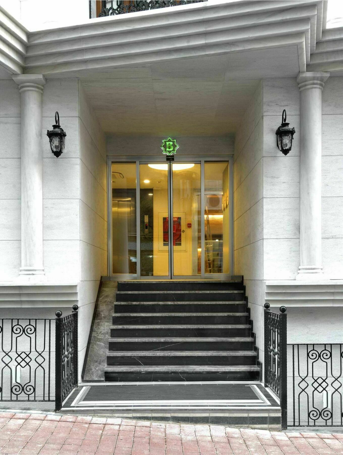 Bizim Hotel Istanboel Buitenkant foto