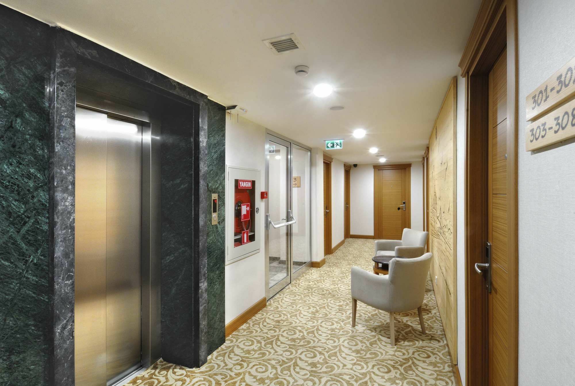 Bizim Hotel Istanboel Buitenkant foto